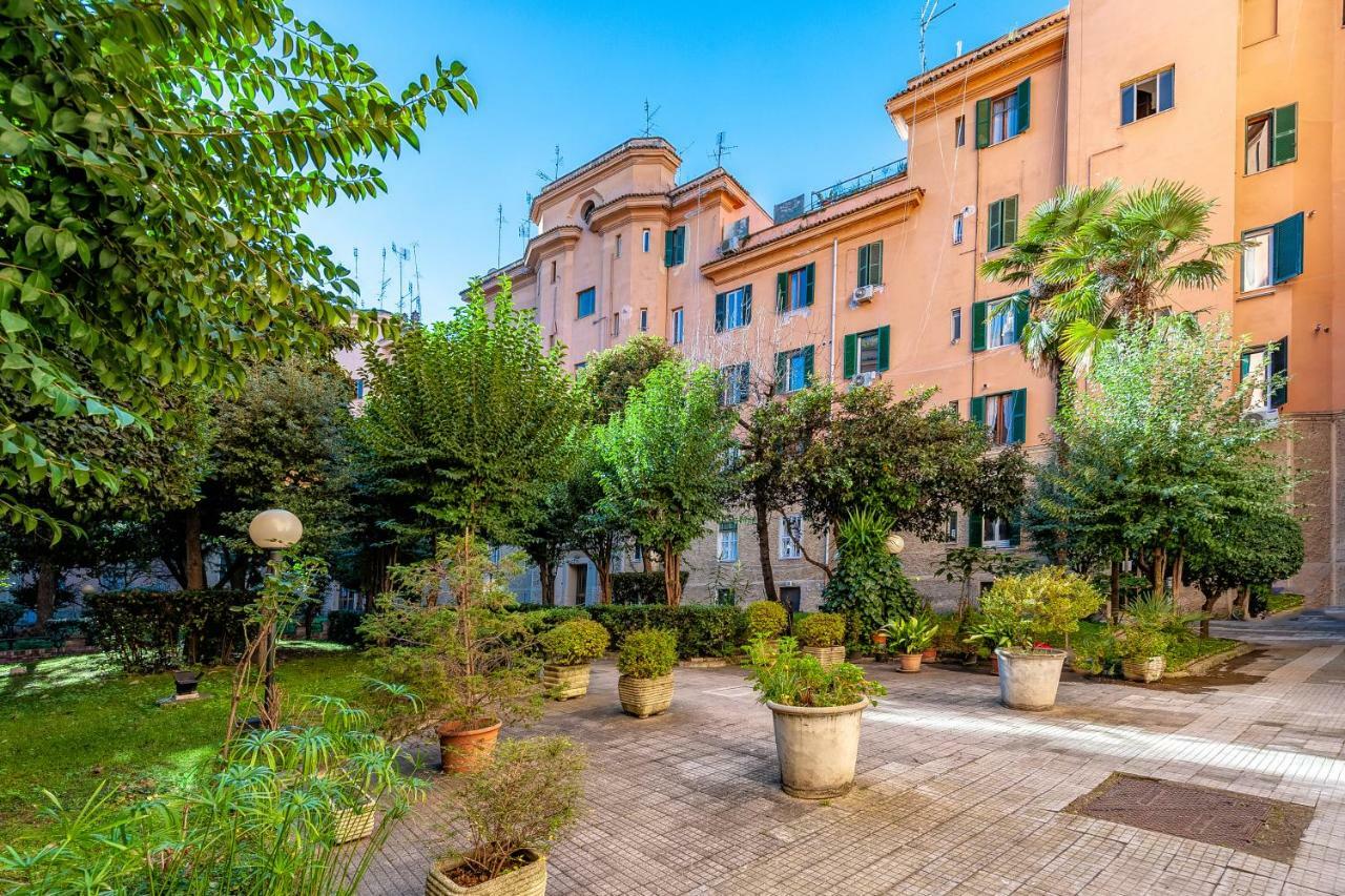 Vatican Caracciolo Rome Exterior photo